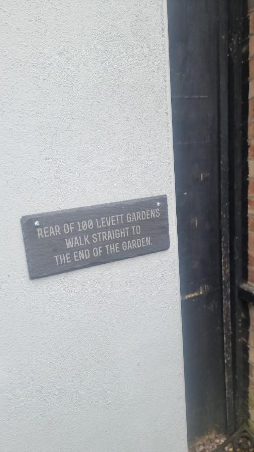 Rear Of Levett Gardens Apartment Ilford Luaran gambar
